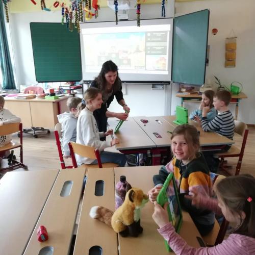 Kinder mit Kahoot Quiz
