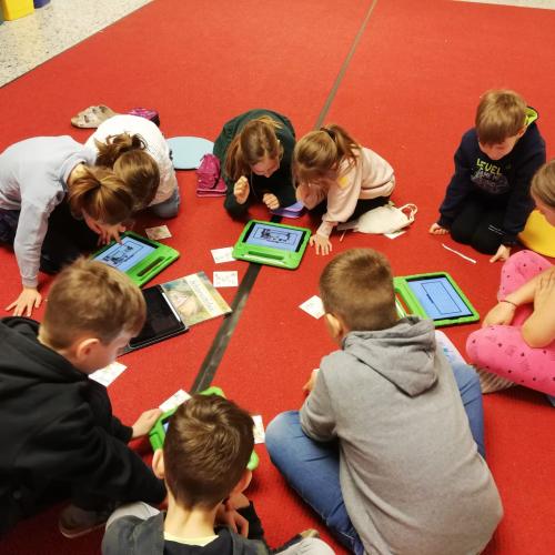 Kinder mit IPads