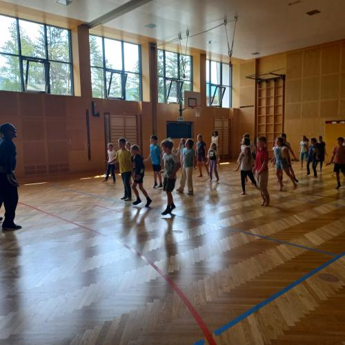 Kinder beim Tanzen