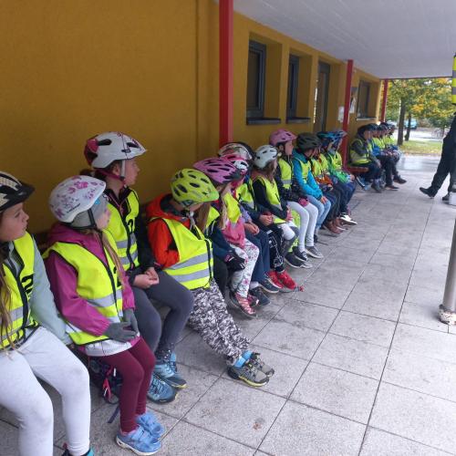 Kinder bei der Radfahrübung