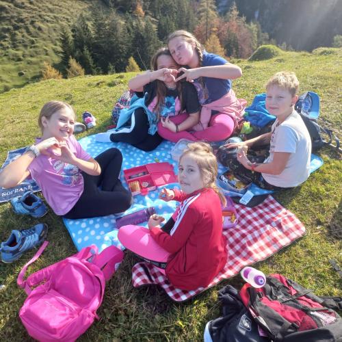 Kinder beim Wandertag
