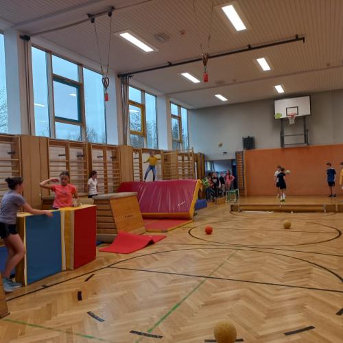 Kinder beim Tag der offenen Tür MS