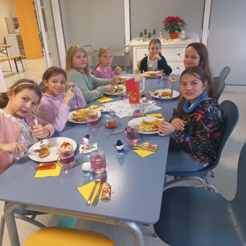 Kinder beim Tag der offenen Tür MS