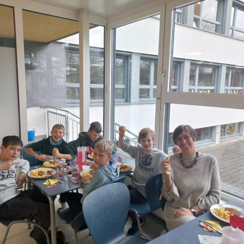 Kinder beim Tag der offenen Tür MS