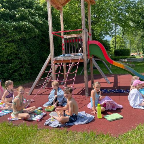 Am Spielplatz
