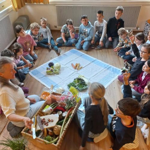 Bäuerin mit Kindern