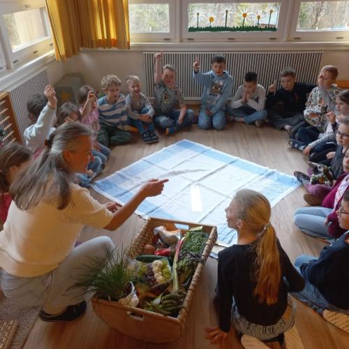 Bäuerin mit Kindern