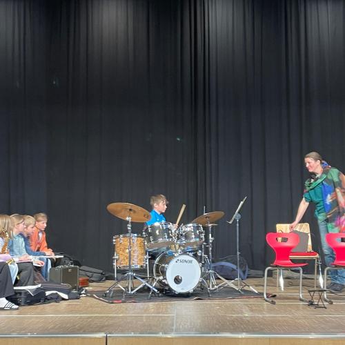 Kinder beim Musizieren