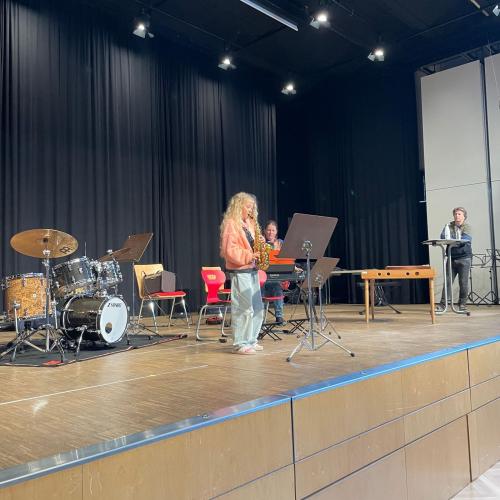 Kinder beim Musizieren