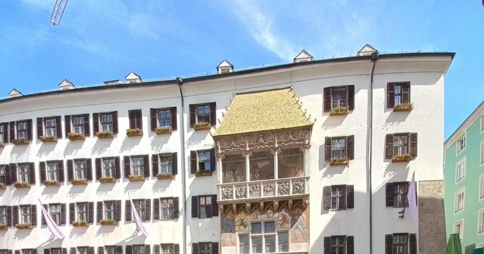 Kinder vor dem Goldenen Dachl