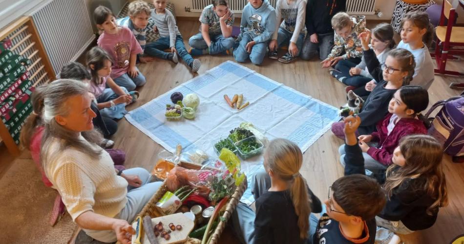 Bäuerin mit Kindern